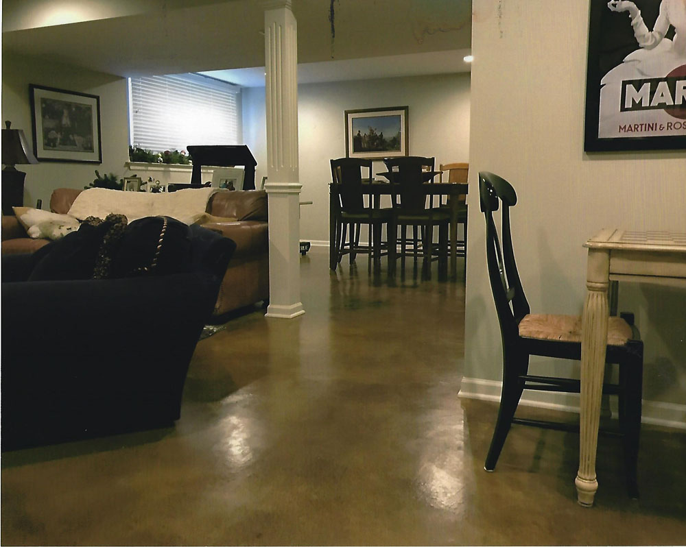 Concrete floors with microtopping